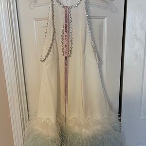 NWT, MAC DUGGAL, RHINESTONE TRIM HALTER NECK FEATHER A-LINE DRESS SIZE 6